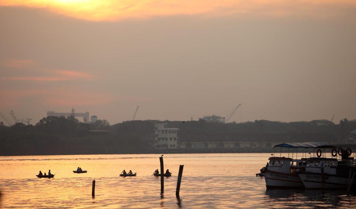 Bloom Boutique Waterfront Fort Kochi Kültér fotó